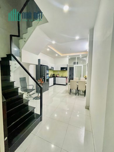 LÊ QUANG ĐỊNH – HẺM NHỰA 8 MÉT – 5 TẦNG – 7 PHÒNG NGỦ LỚN