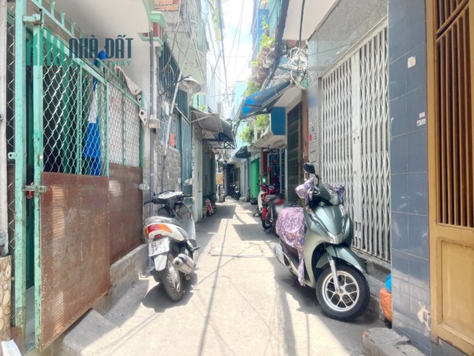 Nhà gần chỗ đậu ô tô Dương Bá Trạc P1Q8 giá 2tỷ950
