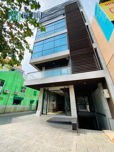 ( HẠ SỐC 6 TỶ) BÁN GẤP TÒA BUILDING MP Nguyễn Khang, lô góc, mặt tiền 7,5m, 8T KD.