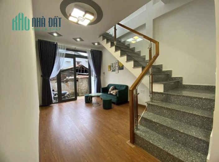 ( Giảm kịch sàn ) Bán gấp nhà đẹp sổ hồng riêng đường La Sơn Phu Tử, Đà Lạt giá chỉ 3.4 tỷ