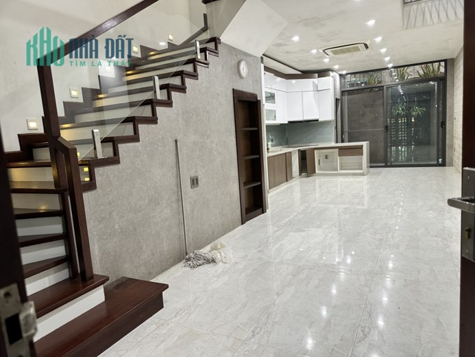 Cho thuê Liền kề Văn Phú, ô tô vào nhà, nội thất sang xịn, 90m, 4 tầng giá siêu rẻ. LH 0962780005