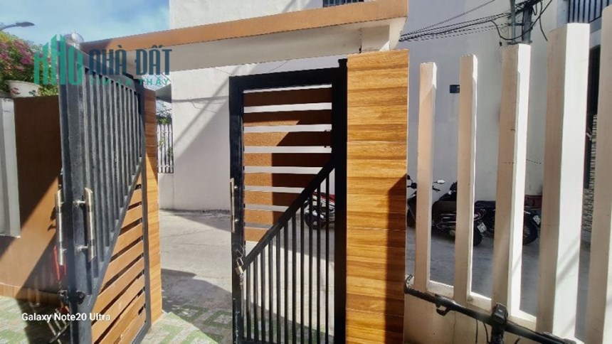 BÁN NHÀ 3,5 TẦNG LÔ GÓC KIỆT 5M LÊ VĂN HƯU - VỪA Ở VỪA CÓ 3 PHÒNG CHO THUÊ 10TR/T