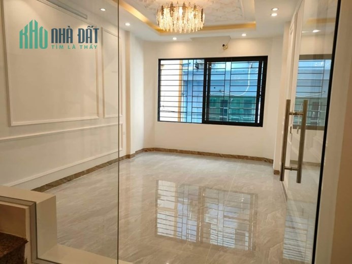 Bán nhà phố Đỗ Quang, phân lô, 2 mặt ngõ ô tô tránh, ô chờ thang máy, 55m2,  4 tầng, Mt 4m, 13.6 tỷ.