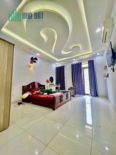 Bán gấp nhà Hẻm 298 Tân Hòa Đông 3 tầng 6m x 16m giảm còn 7,6 tỷ.