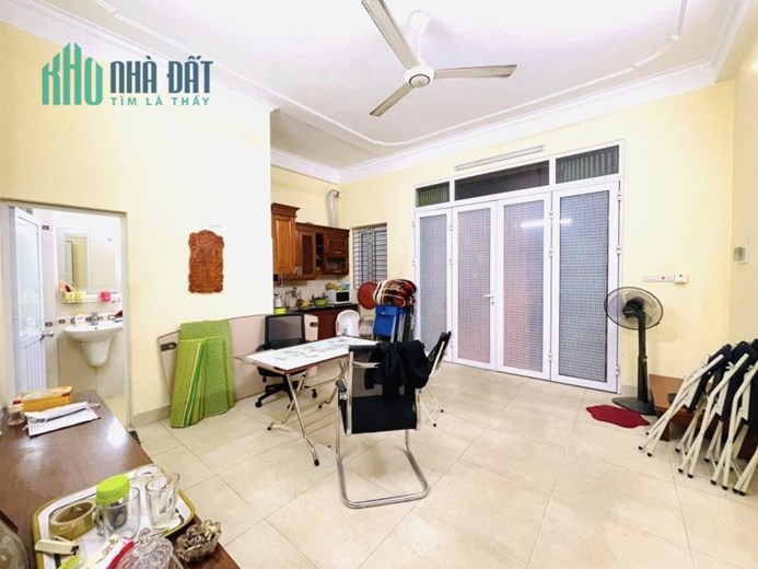 Bán gấp nhà Mặt tiền rộng ngõ Tôn Thất Tùng 7,2 tỷ, 70mx5T, cho thuê KD tốt