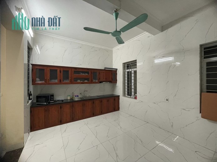 DIỆN TÍCH RỘNG-NGÕ THÔNG-ÔTÔ ĐỖ CỬA-DÂN XÂY-128M 8TỶ-LĨNH NAM HOÀNG MAI