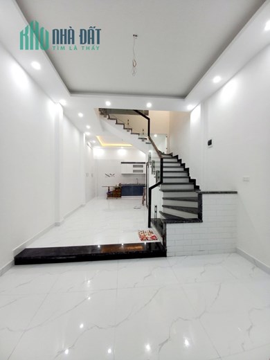 Bán nhà Chợ Hàng Mới, xây mới 4 tầng ngõ đẹp 1 ngoặt  GIÁ 2.8 tỉ