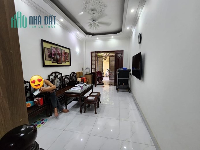 NHÀ ĐẸP HOÀNG VĂN THÁI - Ô TÔ ĐỖ CỬA - NGÕ THÔNG -DT GẦN 50M -GIÁ NHỈNH 7 TỶ