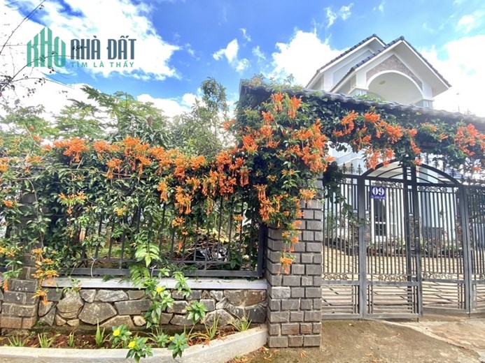 NHÀ ĐẸP - GIÁ TỐT - CHÍNH CHỦ Cần Bán Căn Nhà Tại QL 20 Cách Sân Bay Liên Khương 7 phút
