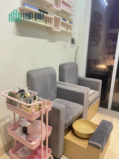 SANG NHƯỢNG TIỆM NAIL MI  Địa chỉ: Trần Thái Tông, Cầu Giấy, Hà Nội