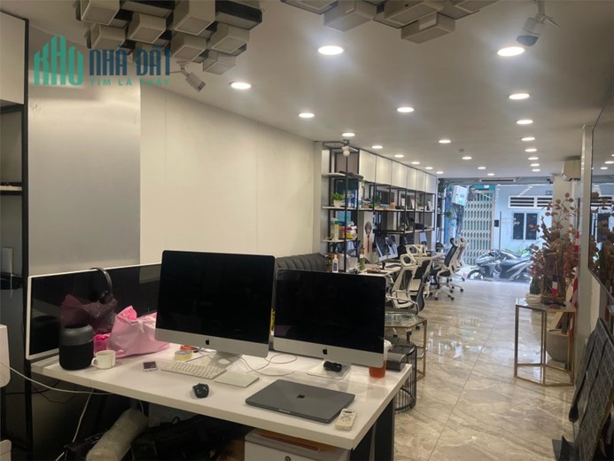 NHÀ ĐẸP – GIÁ TỐT - CHÍNH CHỦ Cần Bán Nhà HXH Vị Trí Tại Quận 1- TP Hcm