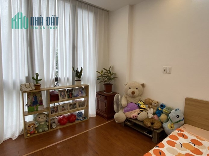 Bán nhà Ngõ 380 Ngọc Thuỵ, 5 tầng, dt 31m, full đồ giá hơn 3 tỷ.