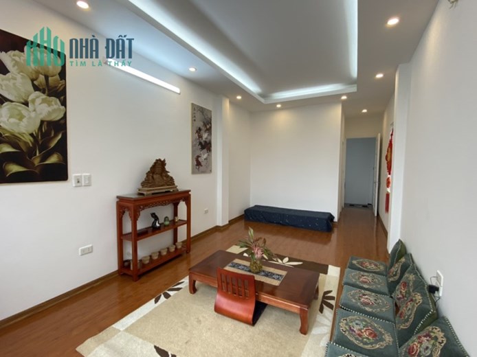 Bán nhà Ngõ 380 Ngọc Thuỵ, 5 tầng, dt 31m, full đồ giá hơn 3 tỷ.