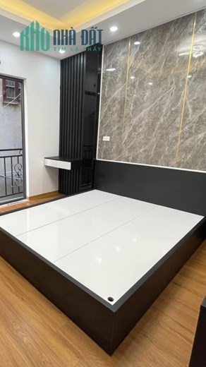 BÁN GẤP NHÀ ĐƯỜNG LÁNG, 45M 5 TẦNG MT 4M, NHÀ DÂN XÂY KIÊN CỐ CHẮC CHẮN, ĐẦY ĐỦ CÔNG NĂNG CHỈ VIỆC