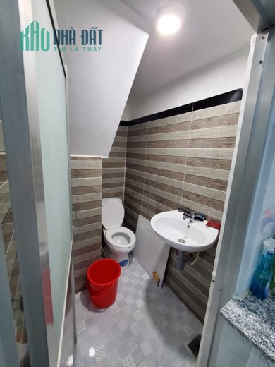 Bán nhà Mễ Cóc phường 15 Q8 4 Tầng 2PN Wc Chỉ:1.65 tỷ