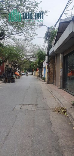 Bán đất tặng nhà, 45m mt 9m giá hơn 3 tỷ.