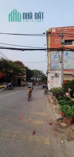 Bán đất tặng nhà, 45m mt 9m giá hơn 3 tỷ.