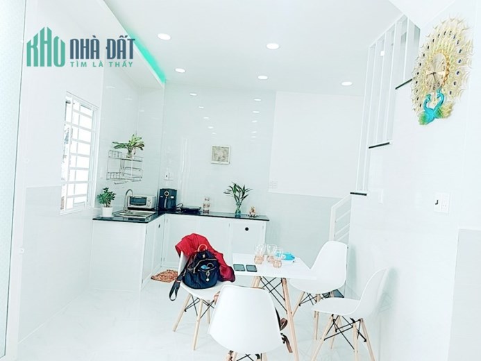 HXH Thông, Trịnh Đình Trọng, P. hòa Thạnh, Tân Phú Kế Đầm Sen