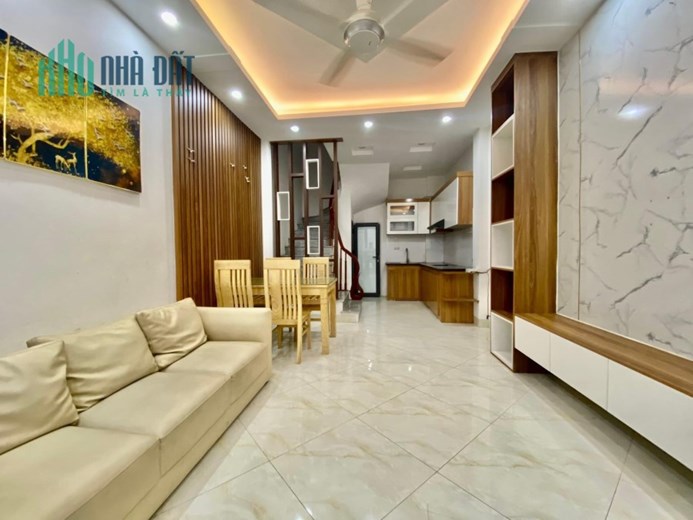 Chào Đón Cuộc Sống Hoàn Hảo - Lê Trọng Tấn 52m 5 Tầng MT 4m 7,6 tỷ