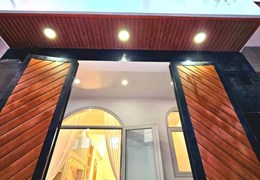 .Sát đường Hùng Vương, gần Big C, 43m2, 4,5 tầng, 5PN, 3.x tỷ