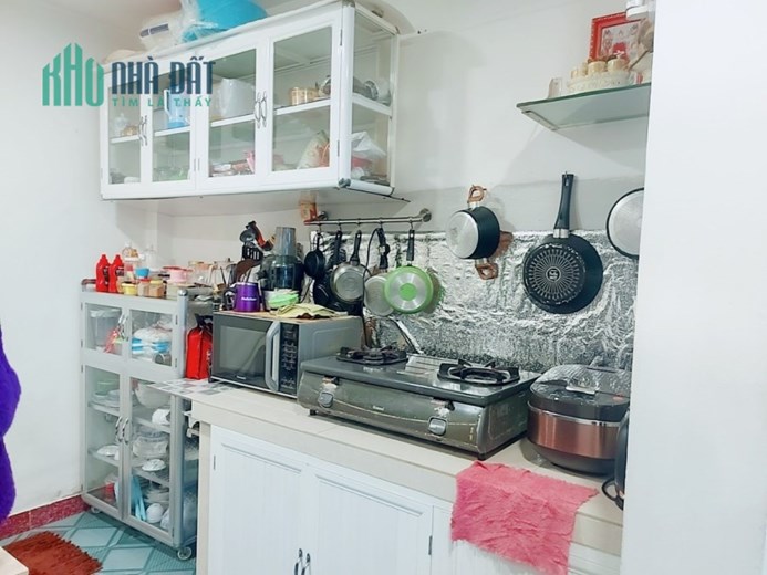 Giáp Tân Bình – hẻm xe hơi đỗ cửa – 45m2 – nhà đẹp – giá 3.x tỷ.