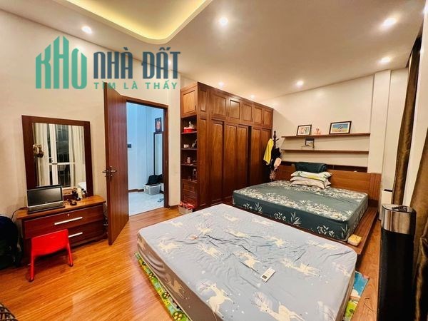 BÁN GẤP NHÀ NGHĨA TÂN CẦU GIẤY, PHÂN LÔ, ÔTÔ ĐỖ CỬA, 2 THOÁNG VINH VIỄN, 65M2 NHỈNH 8TỶ