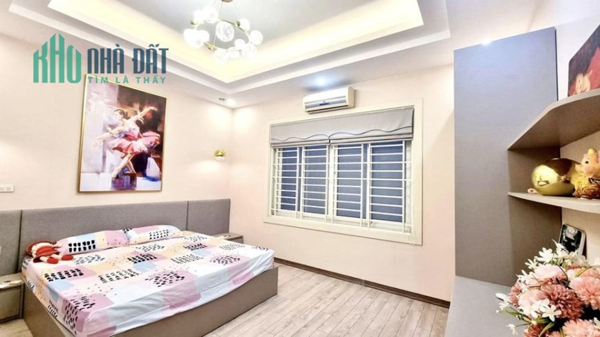 chủ tự xây trung tâm cầu giấy , sân để xe riêng , chủ xây kiên cố chắc chắn
