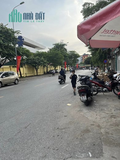 Bán nhà Đức Diễn – Nội Thất sang trọng – Đối diện khu thể thao Bắc Từ Liêm