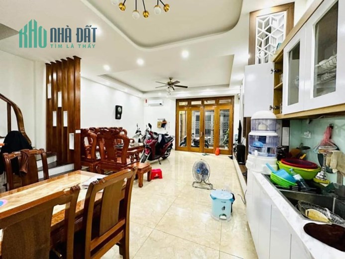 NHÀ TRƯƠNG ĐỊNH 38m2- 6T Ô TÔ 20M Ở LUÔN SỔ ĐỎ GIÁ CHỈ 3T TỶ 35