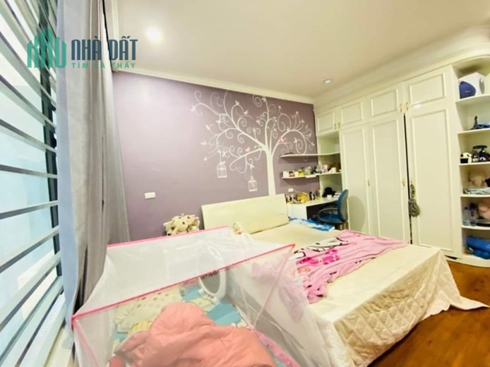 Bán nhà gần hồ Văn Chương, ngõ nông, rộng, gần ô tô, nhà đẹp  40m, 4PN, 4.1 tỷ