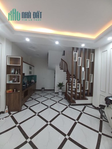 Bán nhà phố Trần Thái Tông, DT 50m2, 5T, MT4.5m , nhà mới tinh, lô góc, gần phố, ở ngay.