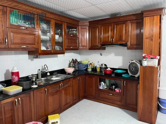 Cho thuê nhà 3 tầng tại Liên Bảo ( cạnh Kết Hiền ) Giá : 11tr/ tháng.Liên hệ: 0986.454.393