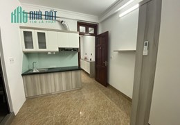 Bán nhà ở luôn Đặng Văn Ngữ 40m2 5 tầng, mt 5m, 2 thoáng trước sau, oto đỗ cổng, 5,7 tỷ
