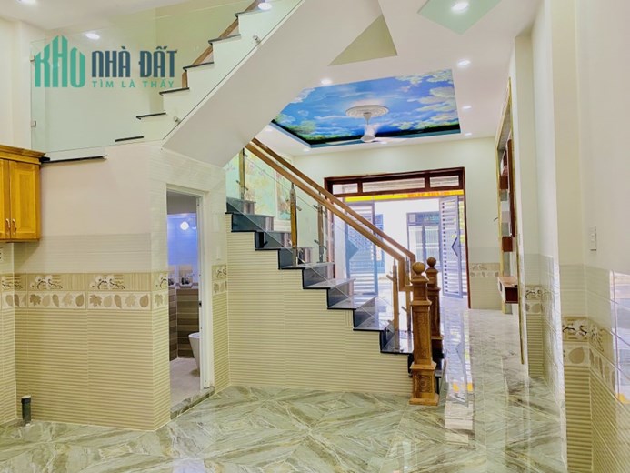 bán nhà mới xây tặng full nội thất sang tên công chưng ngay
