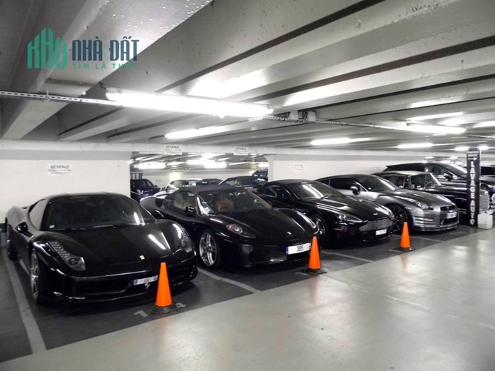 Bán Mặt phố Hoàng Cầu, Đống Đa 240m2, 9 tầng, MT 10m, kd đẳng cấp, thuê 4 tỷ/năm.