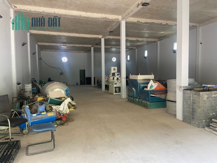 Chính chủ bán gấp 1293m2 lô góc hai mặt tiền có sẵn kho xưởng tại Minh Phú Sóc Sơn đường container