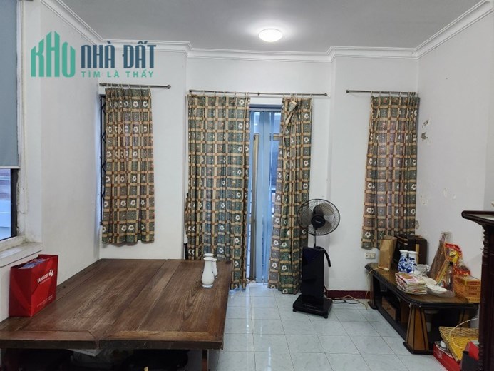 Bán nhà Cát Linh 38m2 4 tầng, ngõ nông, gần phố, mt 4m, 3 mặt thoáng, 5,4 tỷ