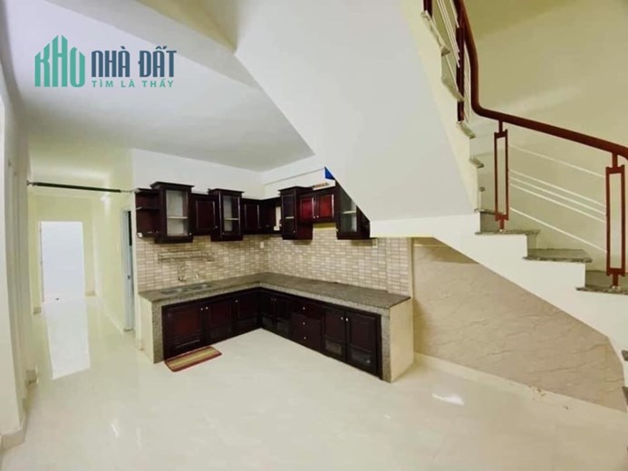 Chính chủ cần bán gấp căn nhà quận Sơn Trà,Tp Đà Nẵng gần cầu Rồng. Giá trước Tết là 4 tỷ nay giảm