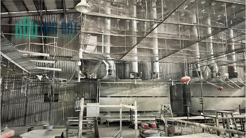 cho thuê nhà xưởng ngoài kcn, đag cho thuê SX Gỗ, có sẵn đầy đủ truyền sơn.