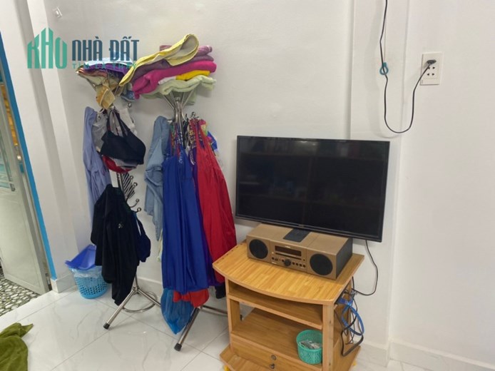 Nhà 2 tầng 42m2, mát mẻ, hẻm ô tô Thống Nhất GV. CHỉ 3.1 tỷ TL