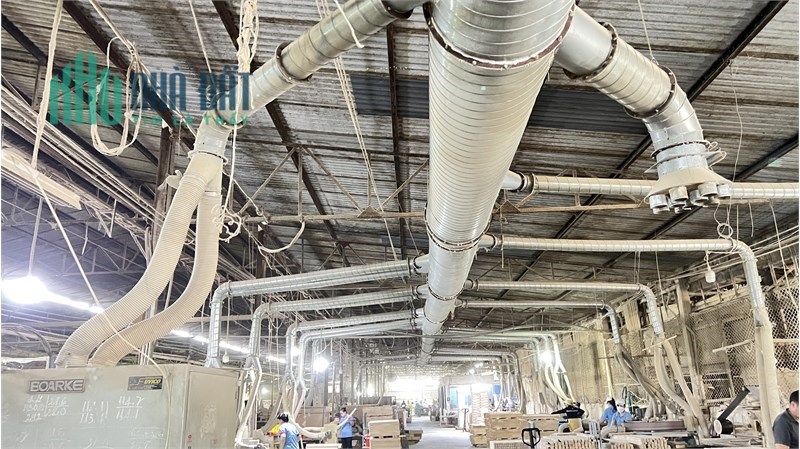 cho thuê nhà xưởng ngoài kcn, đag cho thuê SX Gỗ có sẵn truyền sơn, vị trí đẹp dễ tuyển LDPT