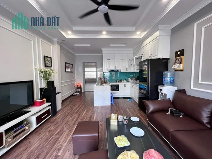 NHÀ ĐẸP CHẮC CHẮN ,DIỆN TÍCH RỘNG ,THOÁNG SÁNG ,NGÕ THÔNG