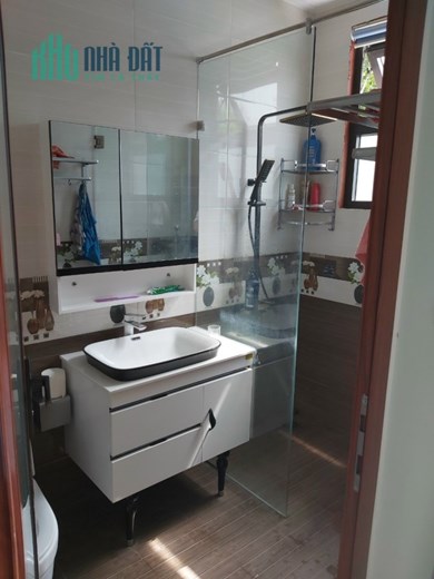 CẦN TIỀN ĐẦU TƯ KINH DOANH NÊN BÁN BỚT 1 CĂN NHÀ XÂY CHO CON TẠI ĐƯỜNG QUÁCH THỊ TRANG, HÒA XUÂN,ĐÀ