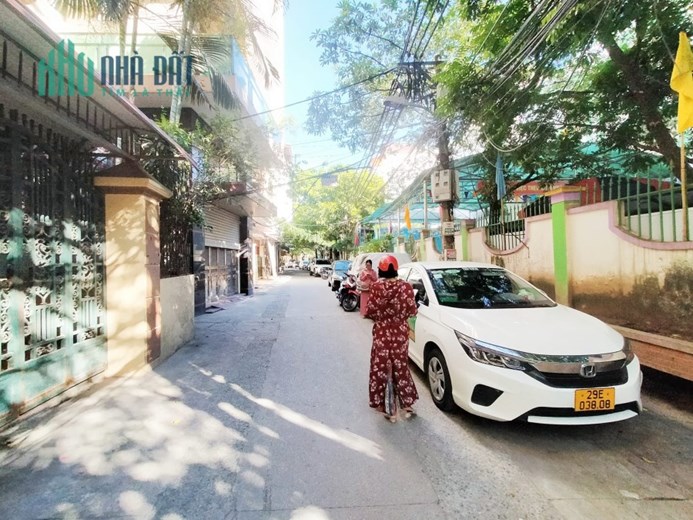 Bán nhà Ngõ 178 Quan Nhân, gần ô tô tránh, sát hồ, mặt tiền rộng, 50m, 3 tầng, nhỉnh 5 tỷ