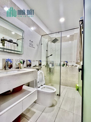 Bán Nhà Mặt Tiền Phường Tân Thành quận Tân Phú 4.3Mx19M chỉ 14ty.