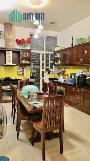 Bán nhà 4Mx17M 4Tầng Hẻm 5M đường Bờ Bao Tân Thắng quận Tân Phú
