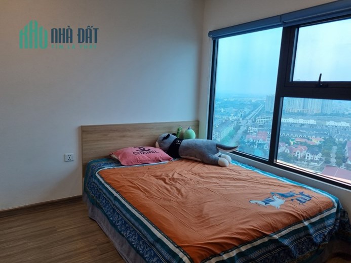 Căn 3n2vs full nội thất giá 3,x tỷ, sổ hồng Vinhomes Smart City