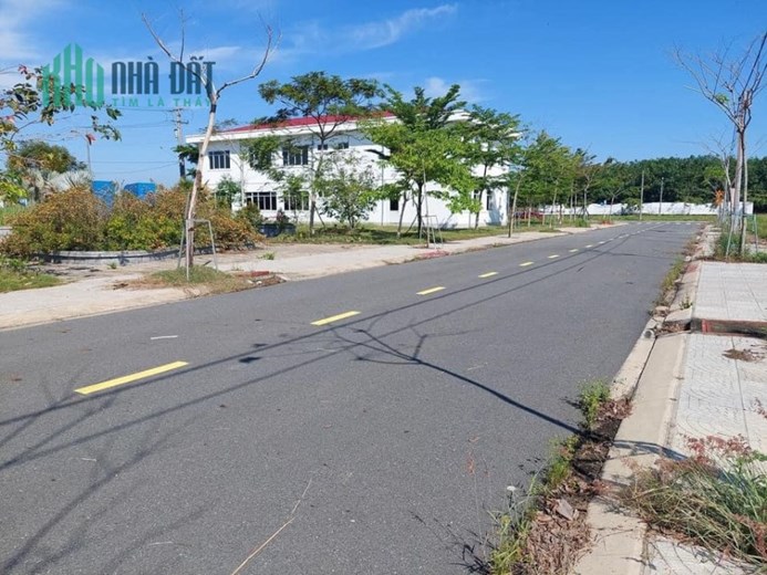 CHỦ NGỘP CẦN HỖ TRỢ BÁN NHANH LÔ ĐẤT SÁT TTHC BẾN CÁT, 680TR/100M2