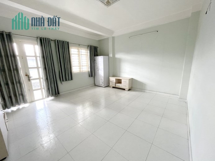Cho thuê Mặt bằng đường Số 5_ góc  Phạm Hùng P4Q8 - Giá 8 Triệu