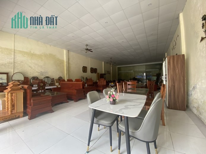 Cho thuê 200m2 nhà kinh doanh mặt đường Nguyễn Tất Thành, Vĩnh Yên giá : 12tr/tháng